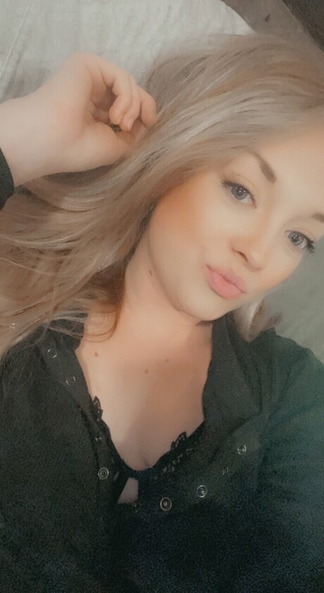 TheiaMarie sex model images