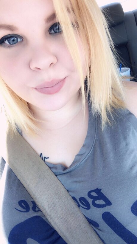 Dumbblonde sexy star gallery