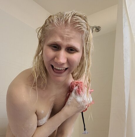 Ruby Lion top model picture