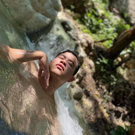 Ajitzi D az naked actress pictures