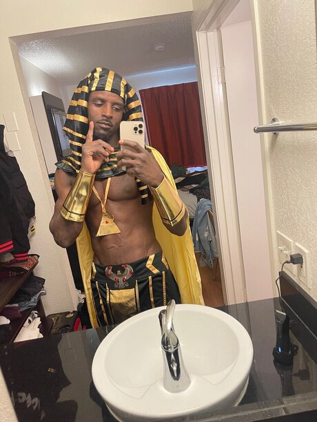 Dheavy erotic pornstar pic