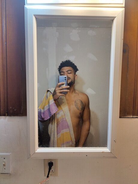 Mikelowreymighthit star nude photos