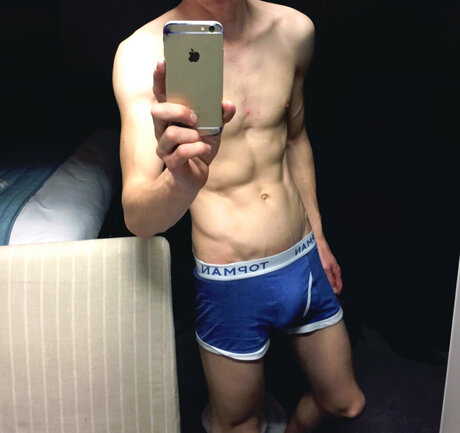 Blondenthick hot actress image