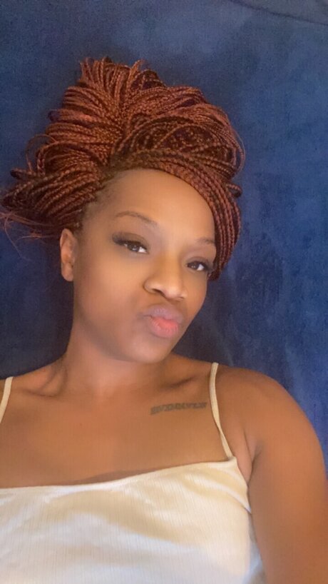 MamaP model pornographic picture