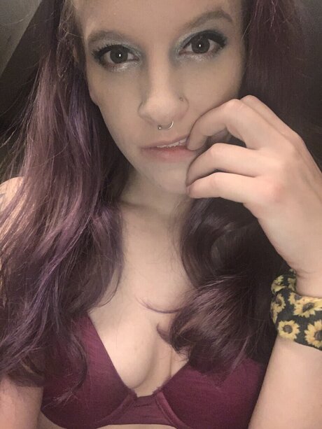 Petite Princess nude star pictures