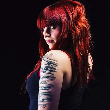 Sweet curvy Enleyx model hd pics