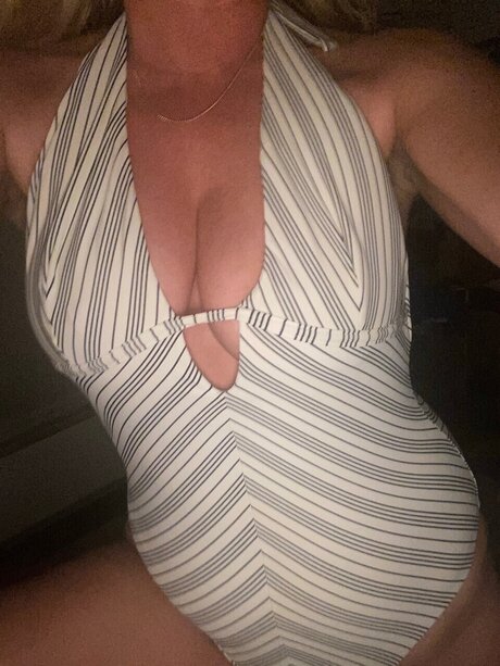 Helena Clara model pretty img