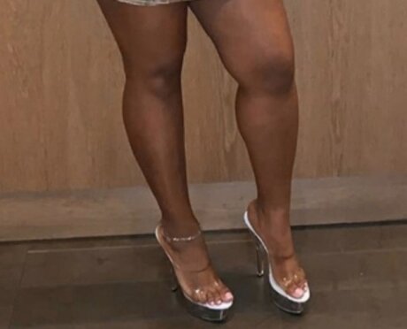 Baddassyllwgrl adult model pic