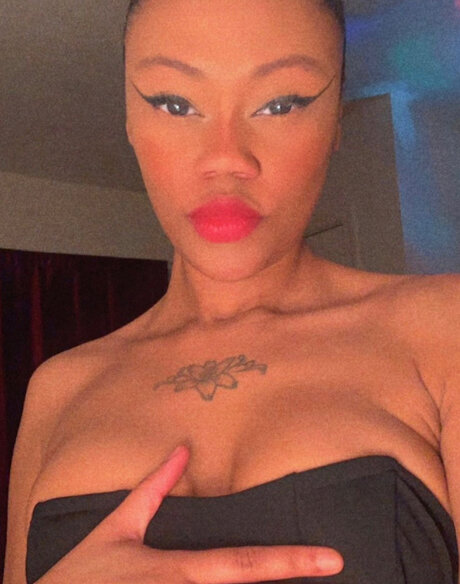 Aysia perfect model gallery