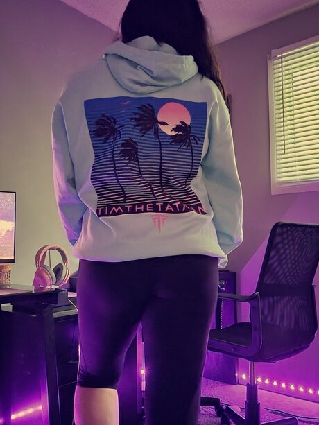 Gamer Girl art actress pics