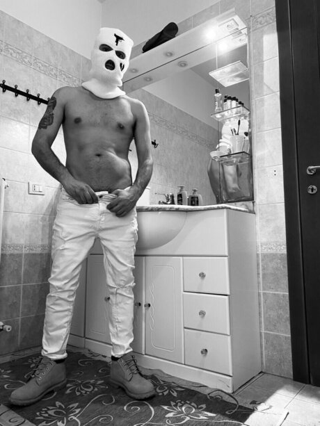 trimmed onlyfans beautiful naked img