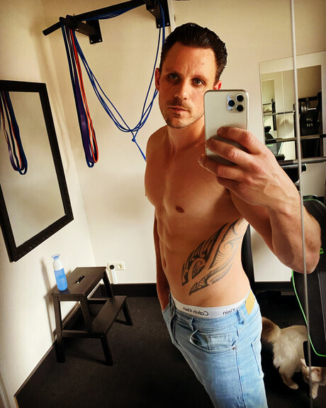 Tumpiesss2 0 art model image