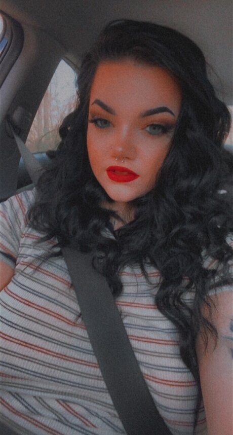 Madi_ model free photos