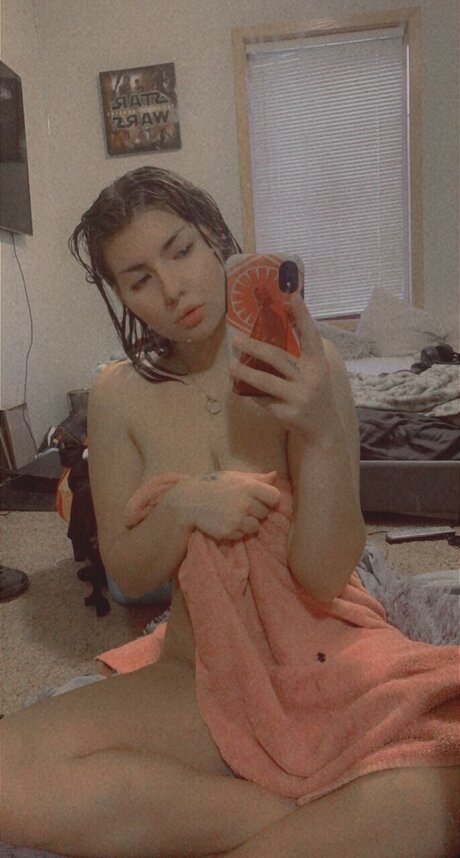 KloeeBaby model image