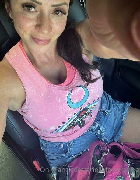 ariellaferrerafree star nude photo