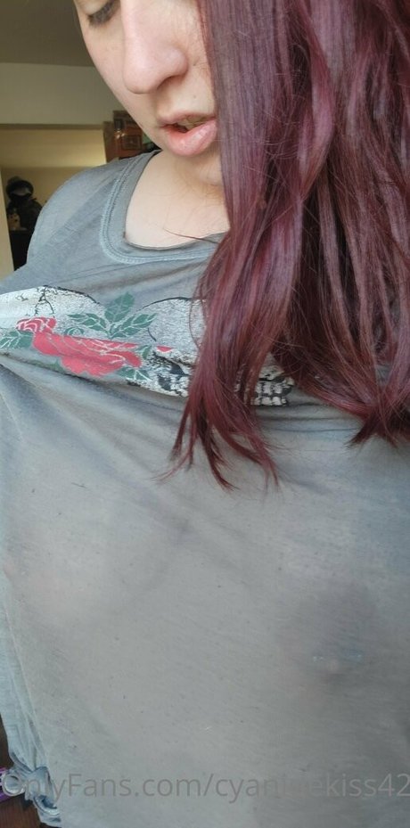 cyanidekiss420 model beautiful photo