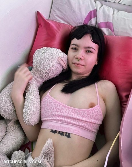 Xxvioletaddamsxx star adult pic