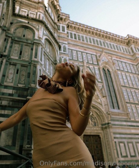 lucy love98 star erotic galleries