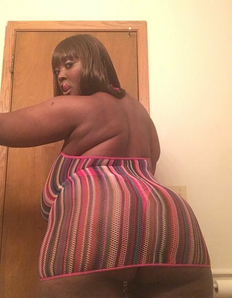 Submittress model beautiful images