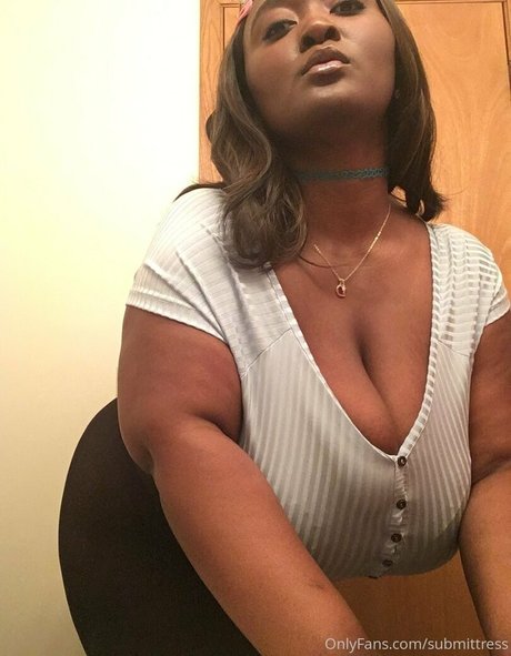 Submittress free model image