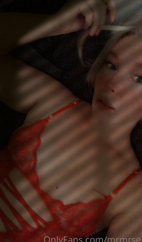 mrmrse beautiful model picture