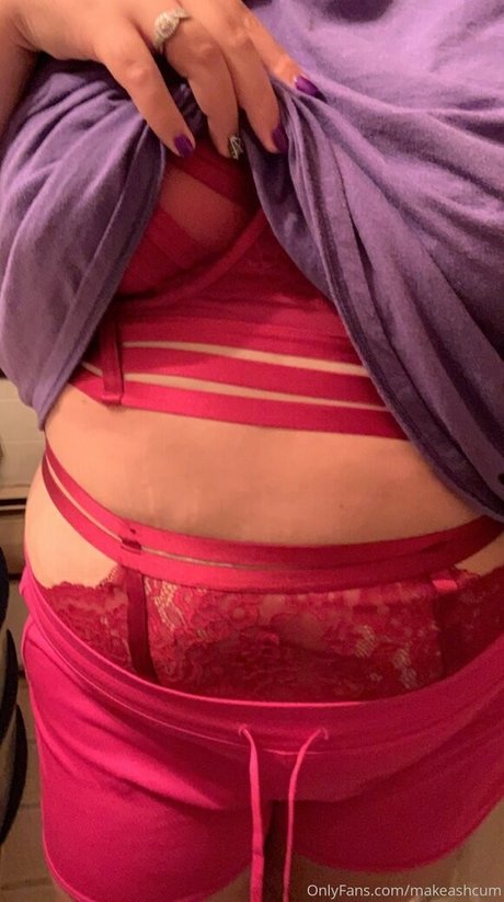 makeashcum model art img