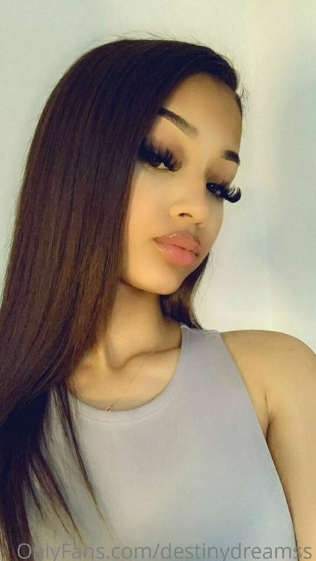 destinydreamss erotic model img