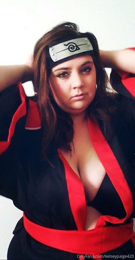 kelseypaige420 erotic actress photo