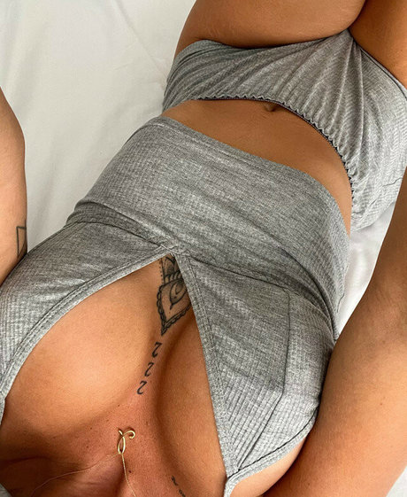 Cora May pretty pornstar galleries