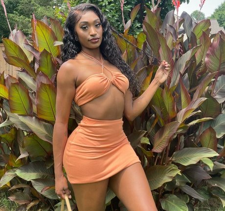 ItsTavvi model sex galleries