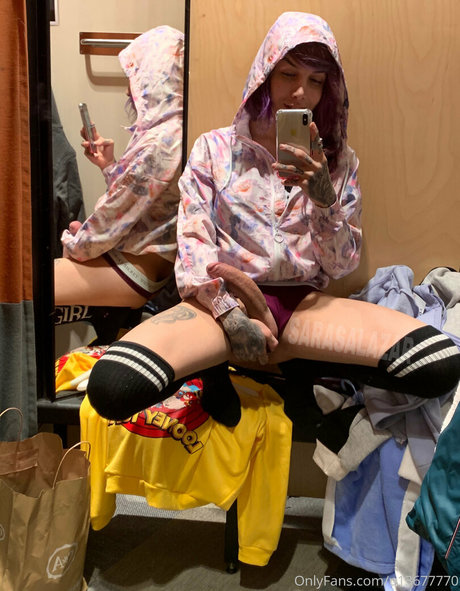 teen young onlyfans pornographic images