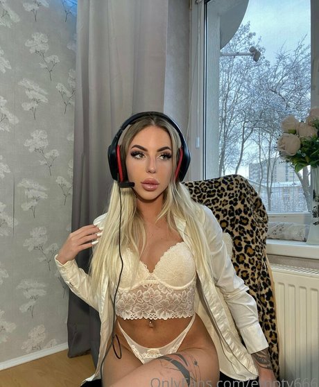 empty666 nice model pics