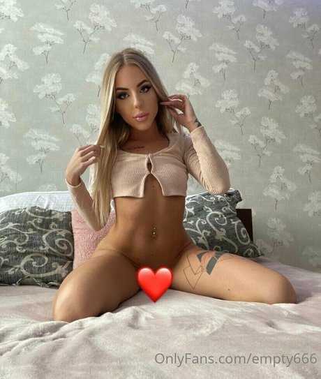 empty666 beautiful actress image