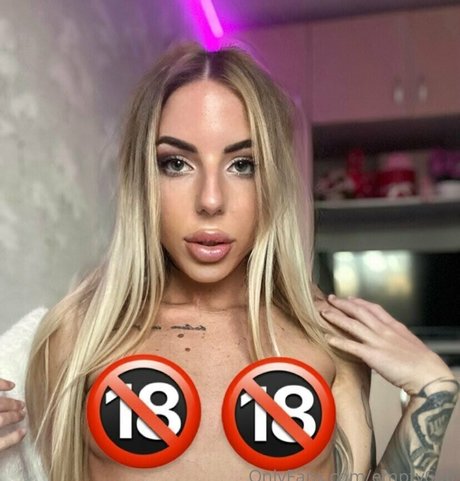 empty666 art actress gallery