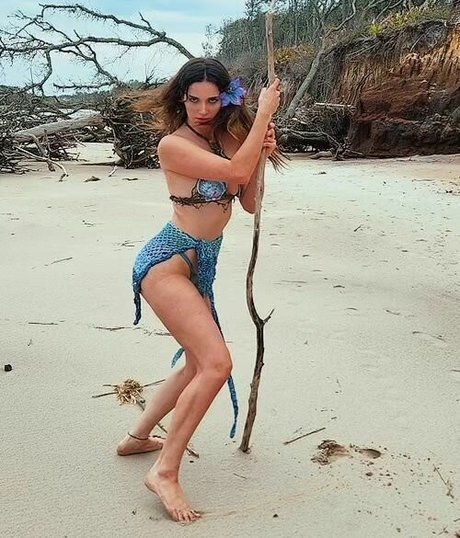 Alyson Tabbitha top star photos