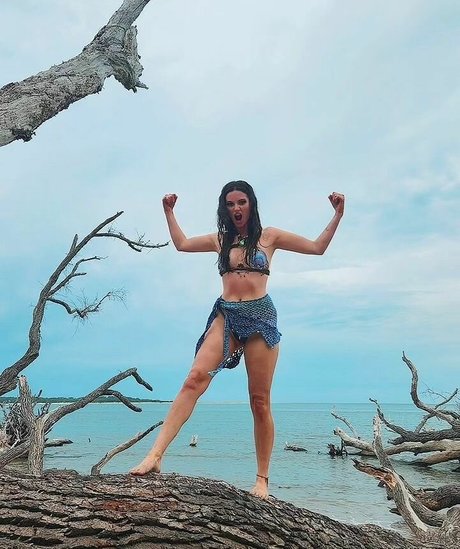 Alyson Tabbitha model nice img