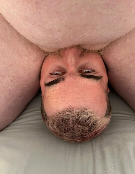 roaminghog model art galleries