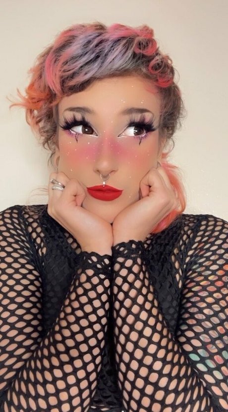 emeryfennecfree nudes model photo