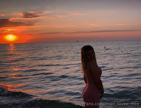 fluffy bun nudes model picture