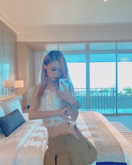 Tako wei model high quality pictures