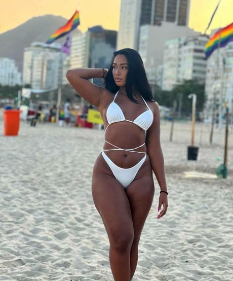 Thaynunes hd model photos