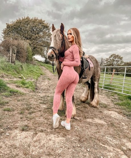 Xavia Brooke porn actress pictures