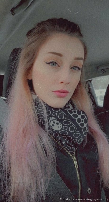 savingmyinsanity model top images