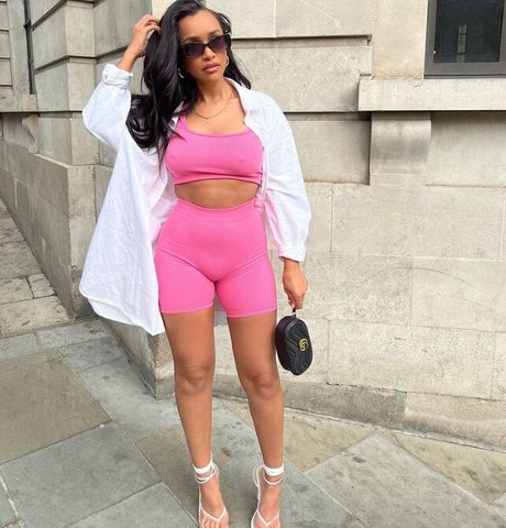 Sian Gabbidon sexy pornstar gallery