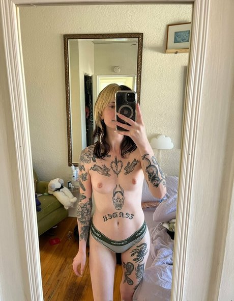 ratxgurl nude pornstar image