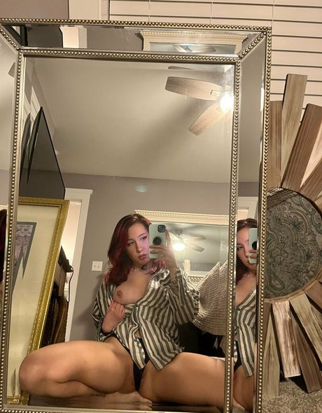 auroraredd naked star galleries