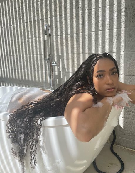 robynbanks model porn picture