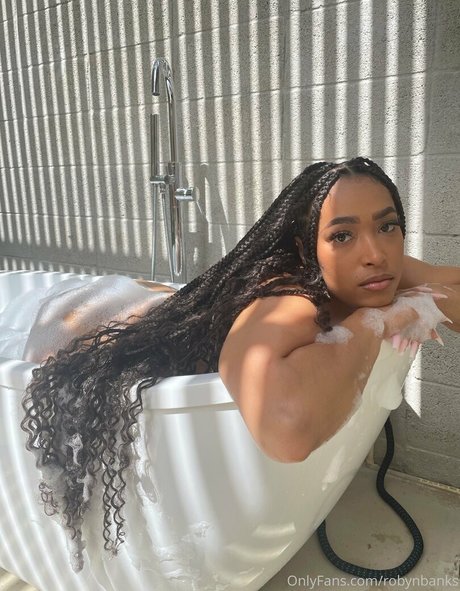 robynbanks model hd pic