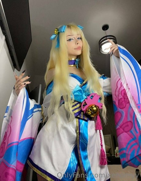 Xenomyy perfect model photo