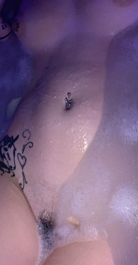 nicolelow94 model porn gallery